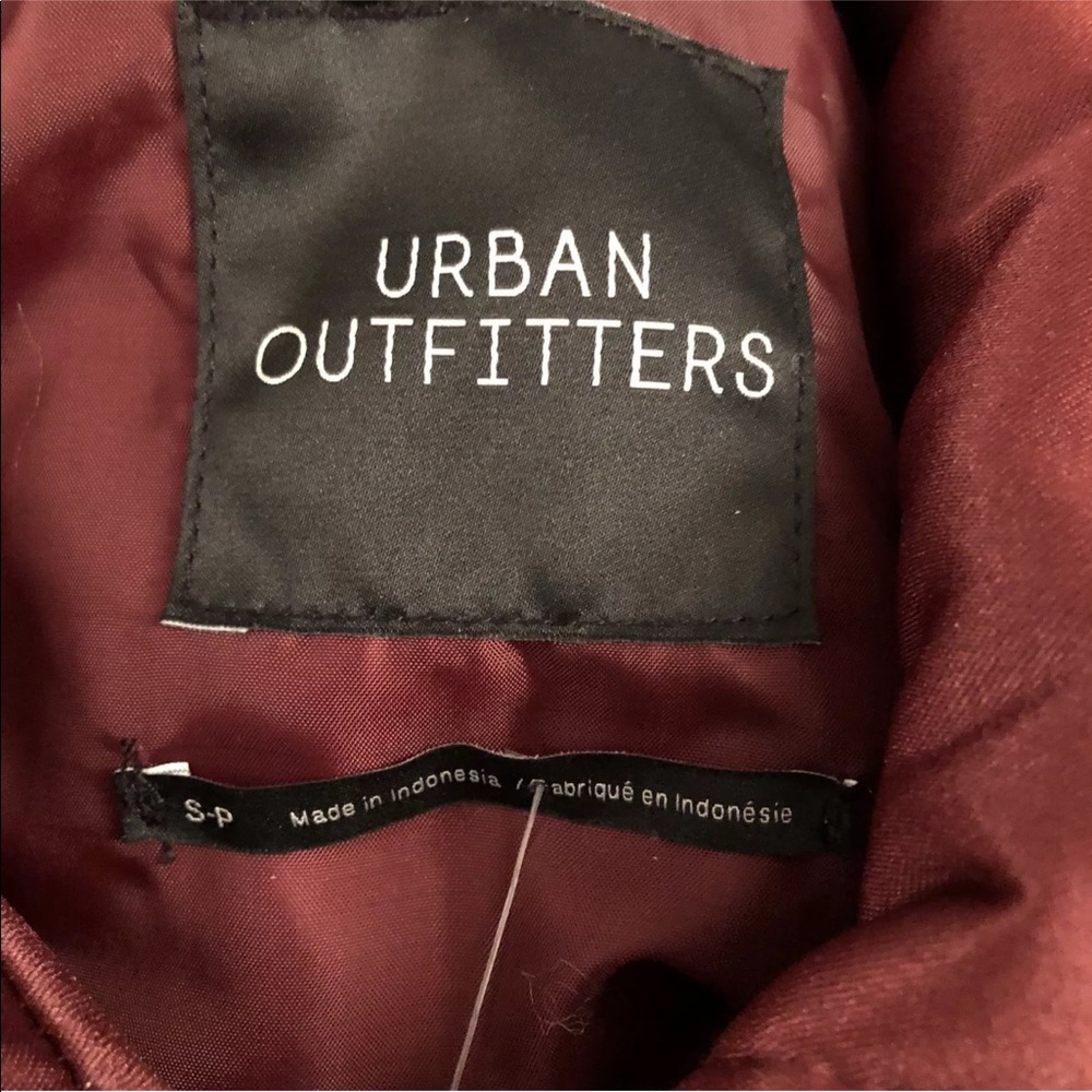 URBAN OUTFITTERS Dawson Puffer Jacket Maroon - Picture 8 of 8